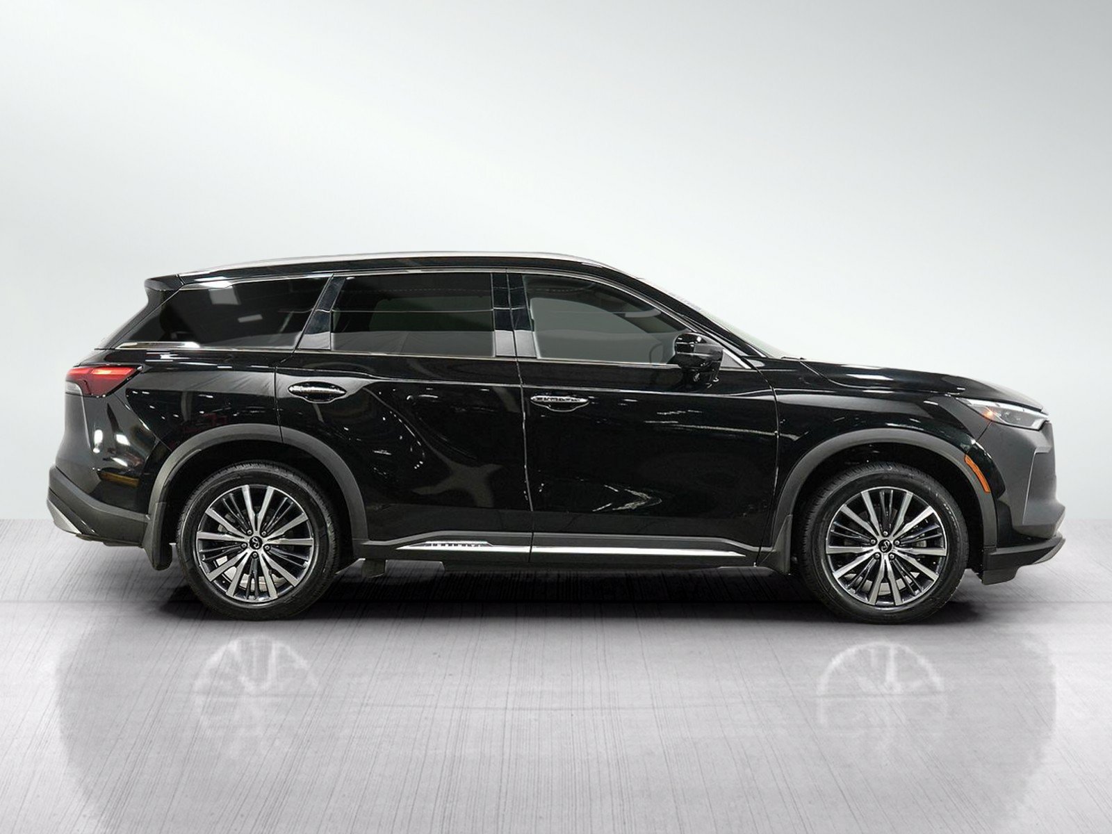 Used 2025 INFINITI QX60 Sensory AWD/4WD image 6
