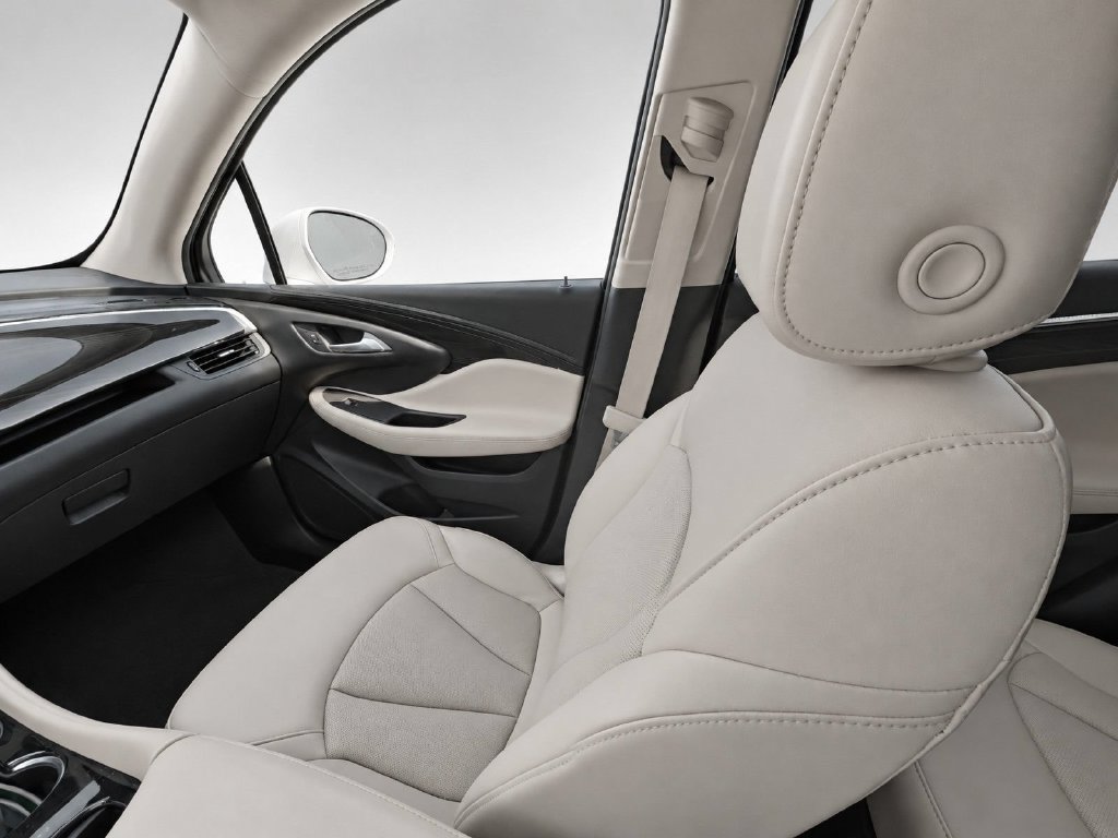 Used 2019 Buick Envision Essence w/ LPO, Cargo Package FWD image 31