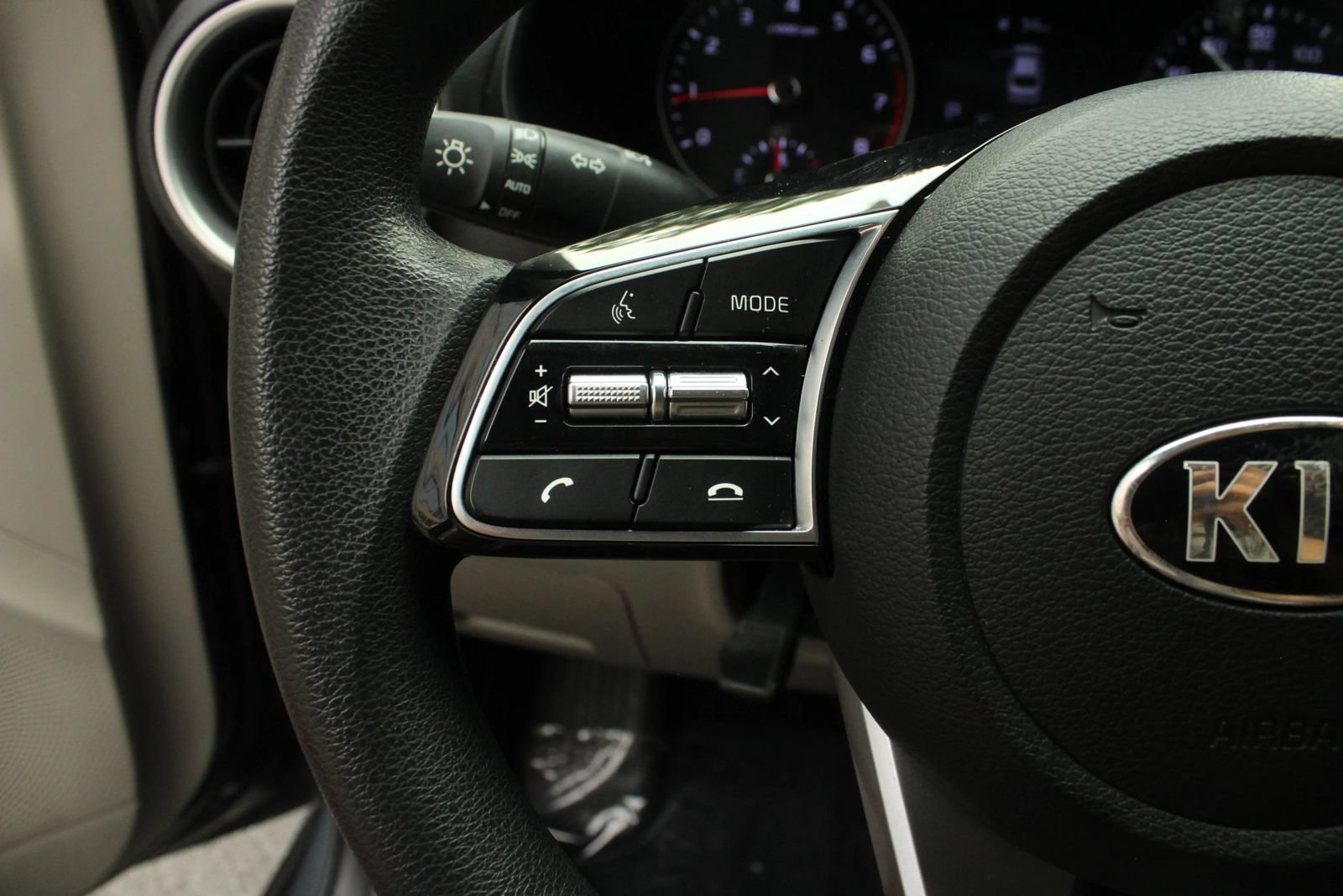 Used 2020 Kia Forte LXS FWD image 29