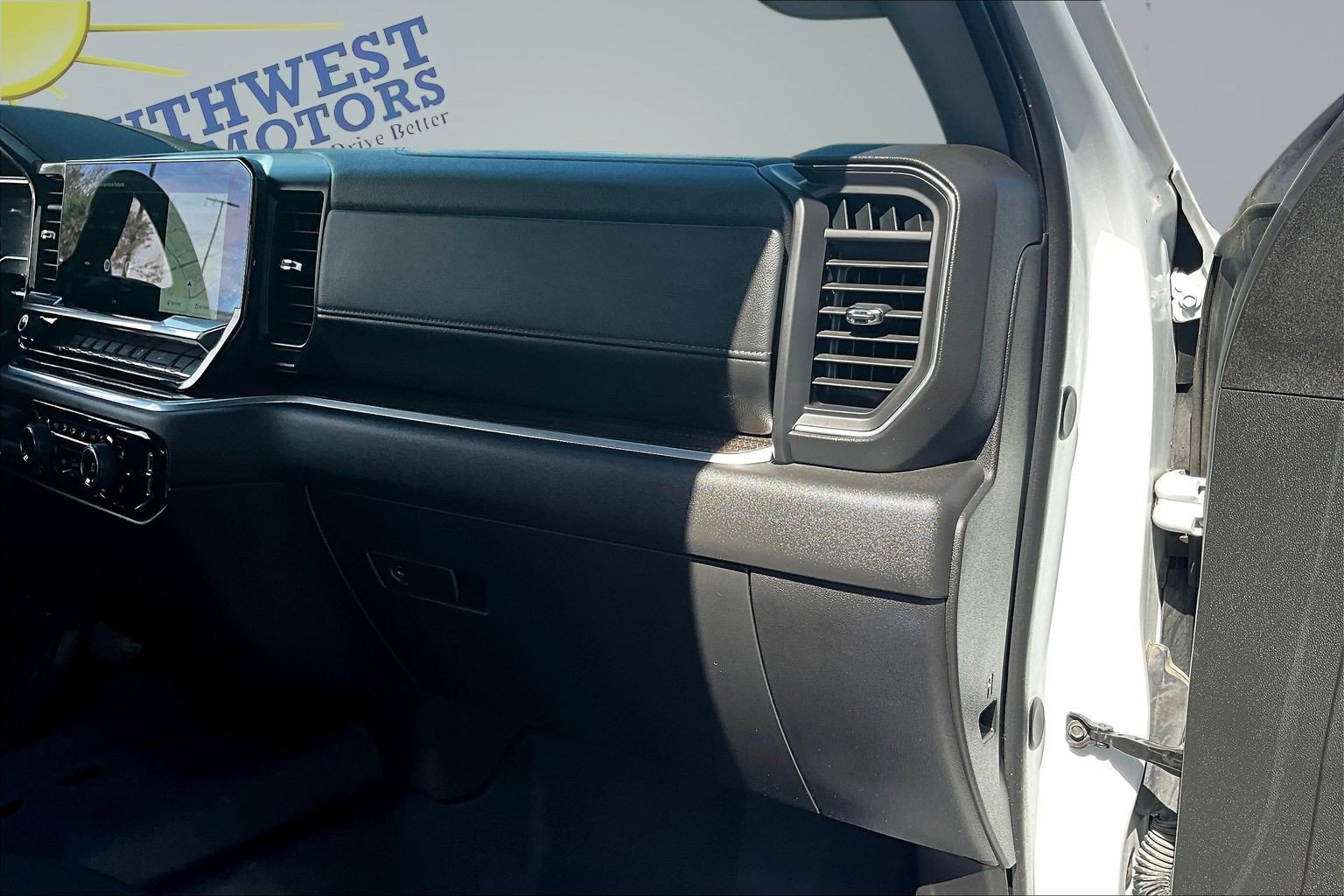 Used 2025 Chevrolet Silverado 2500 LT AWD/4WD image 28