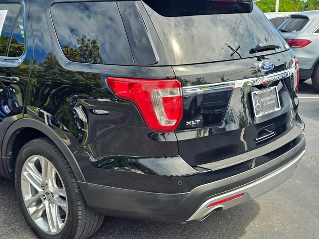Used 2017 Ford Explorer XLT w/ Equipment Group 202A FWD image 13