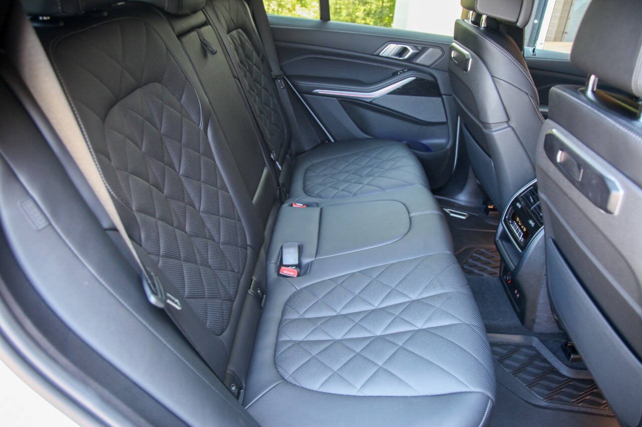 Used 2024 BMW X5 sDrive40i w/ M Sport Package RWD image 59