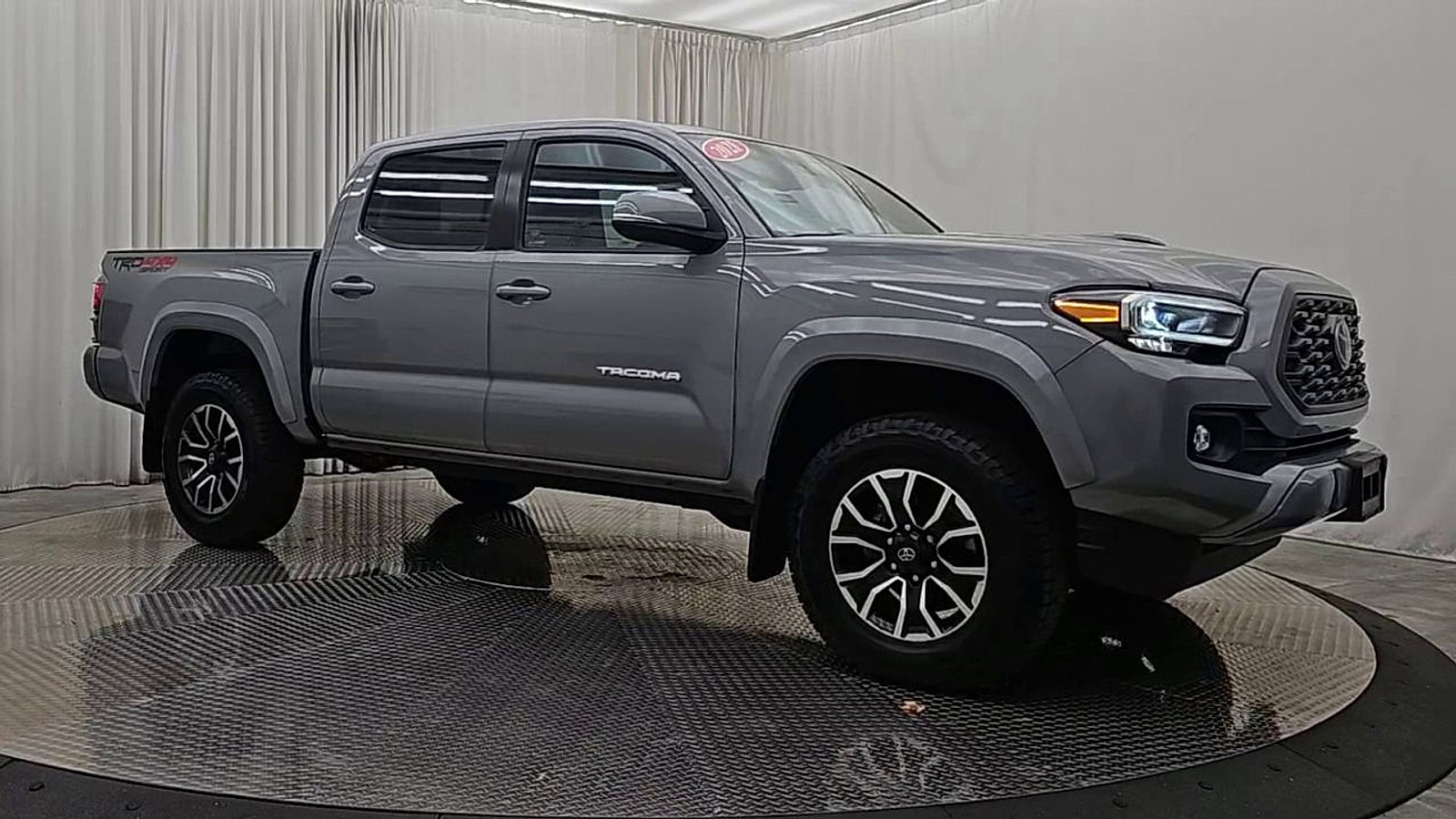 Used 2021 Toyota Tacoma TRD Sport w/ Technology Package AWD/4WD image 2