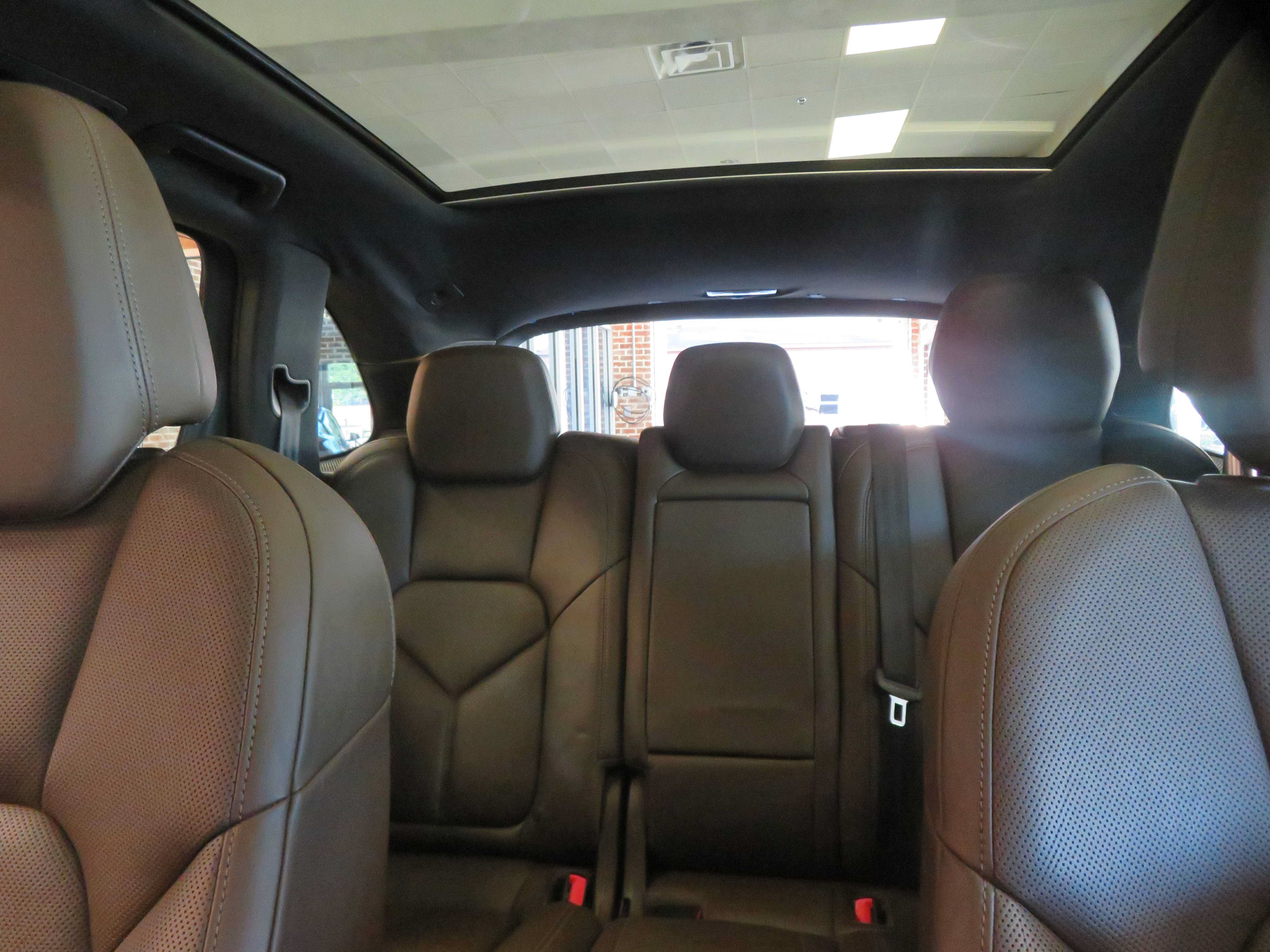 Used 2015 Porsche Cayenne S AWD/4WD image 48