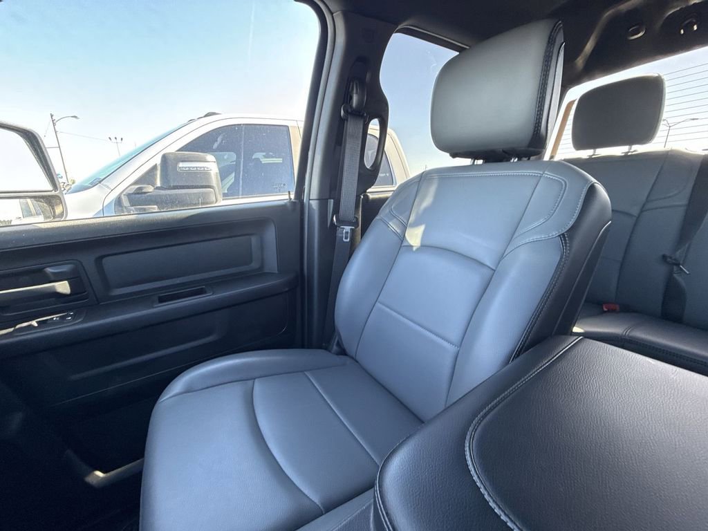 Used 2025 RAM 2500 Tradesman w/ Chrome Appearance Group AWD/4WD image 30