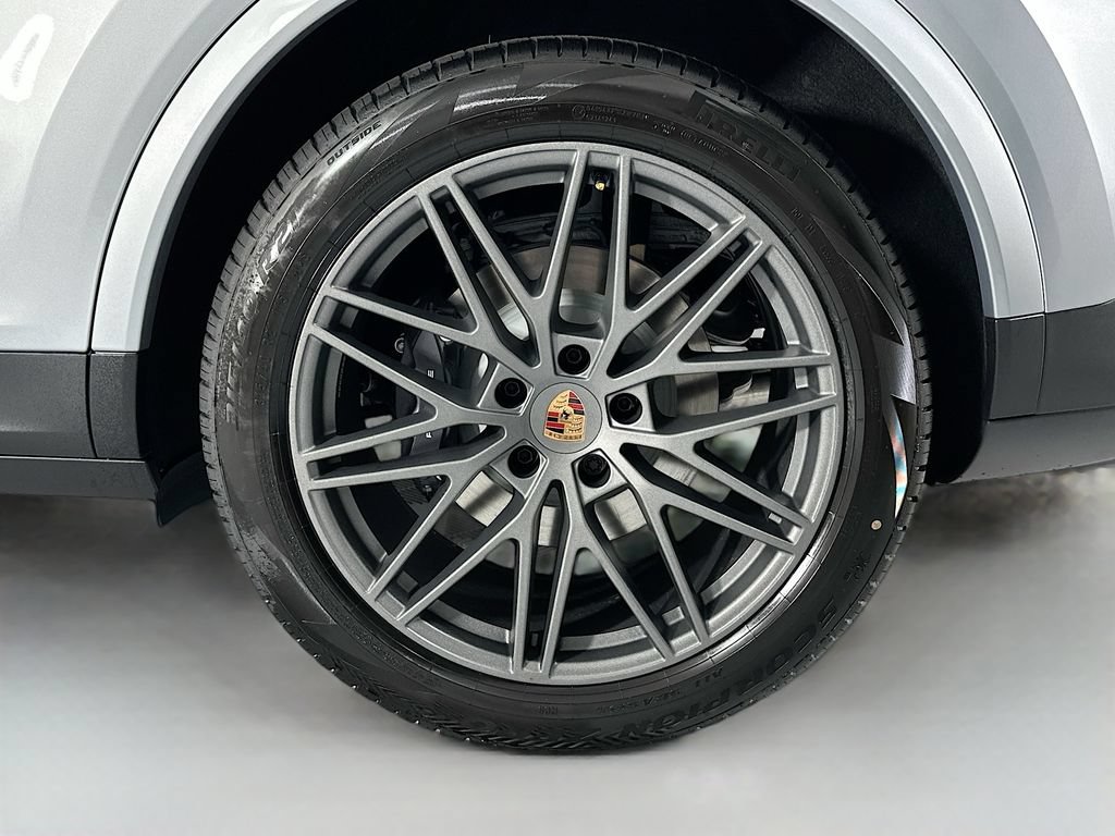 New 2026 Porsche Cayenne Coupe AWD/4WD image 32