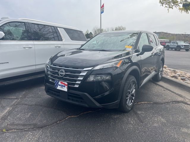 Used 2024 Nissan Rogue S image 1