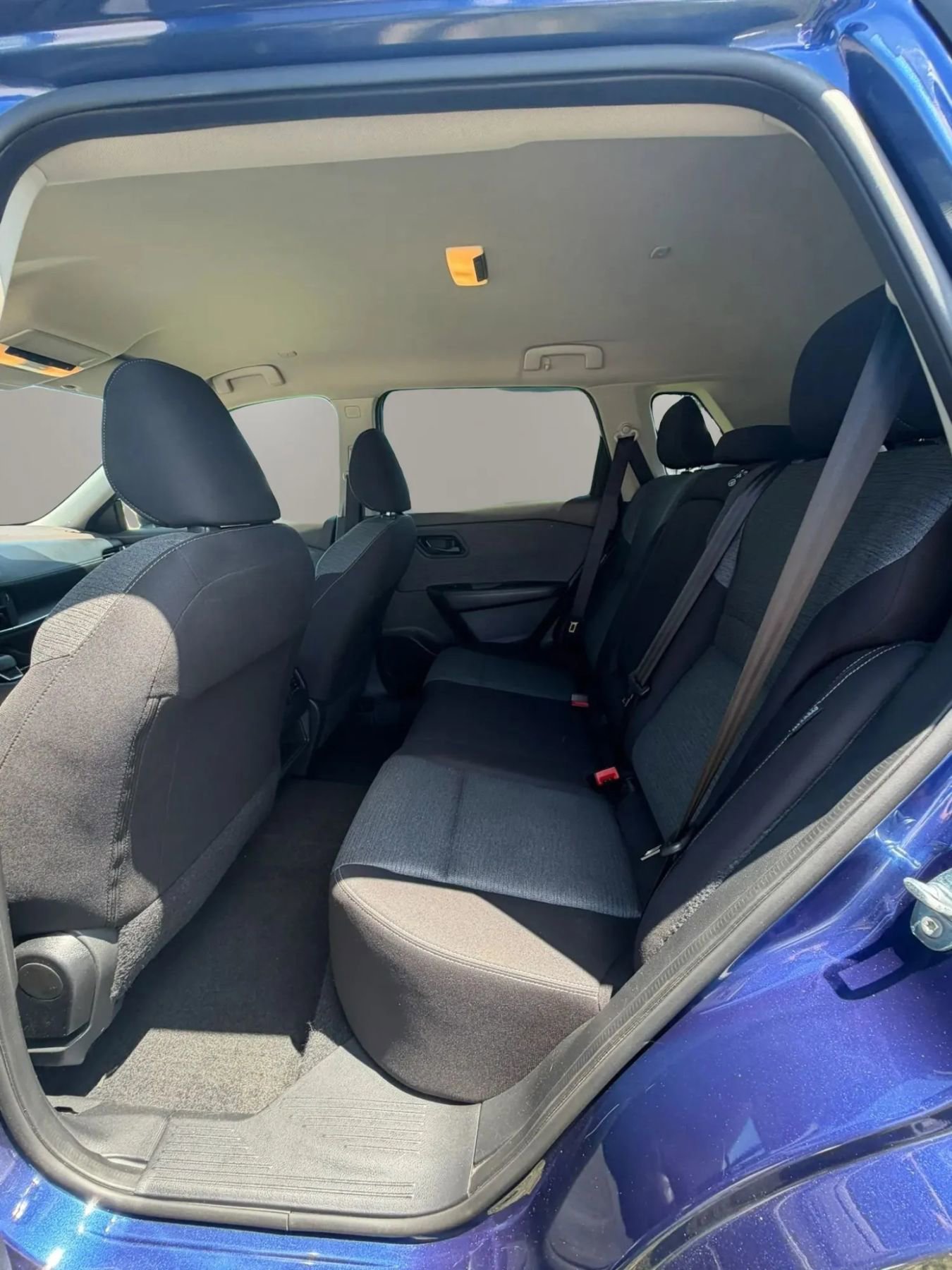 Used 2022 Nissan Rogue S AWD/4WD image 11