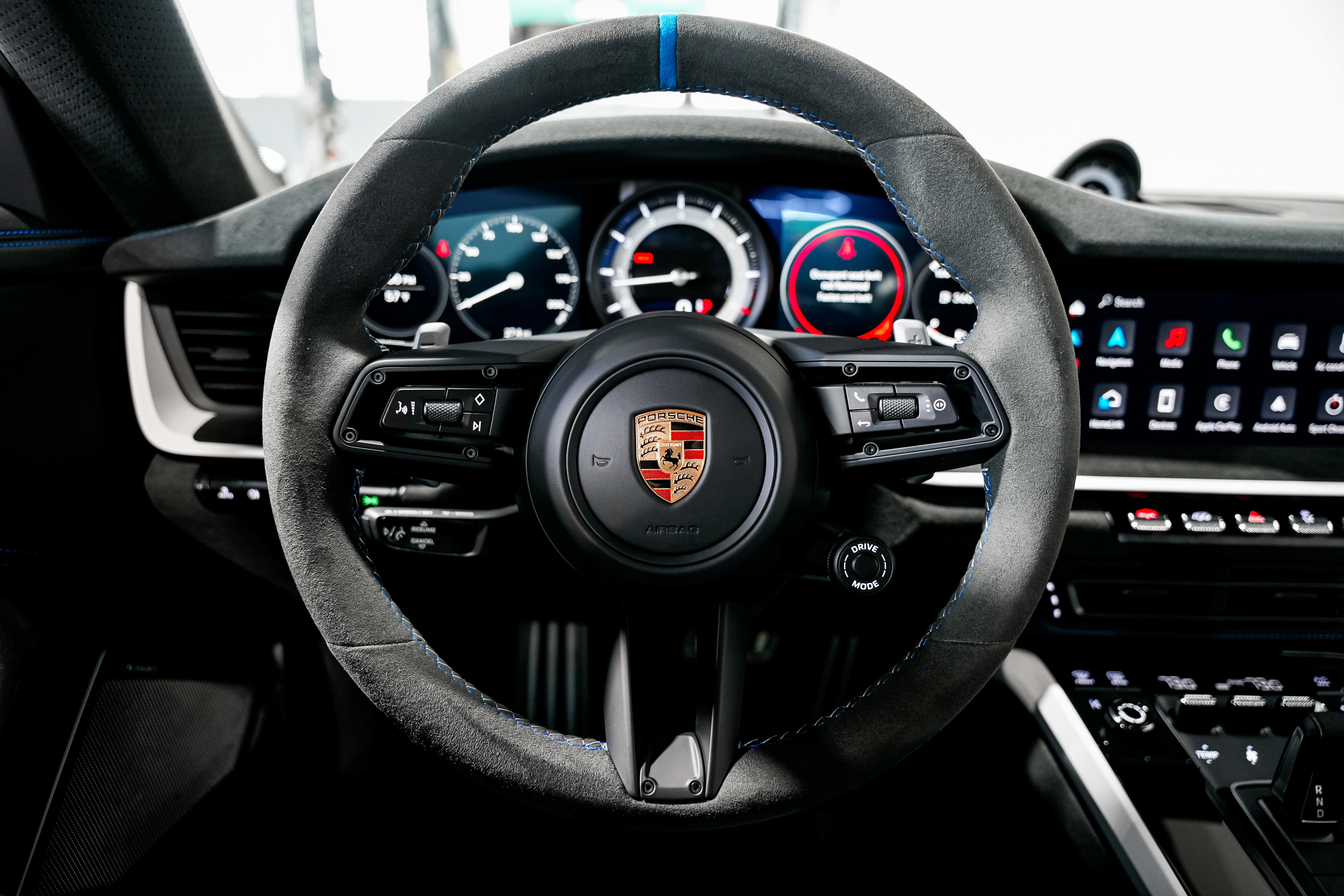 Used 2024 Porsche 911 Dakar image 11