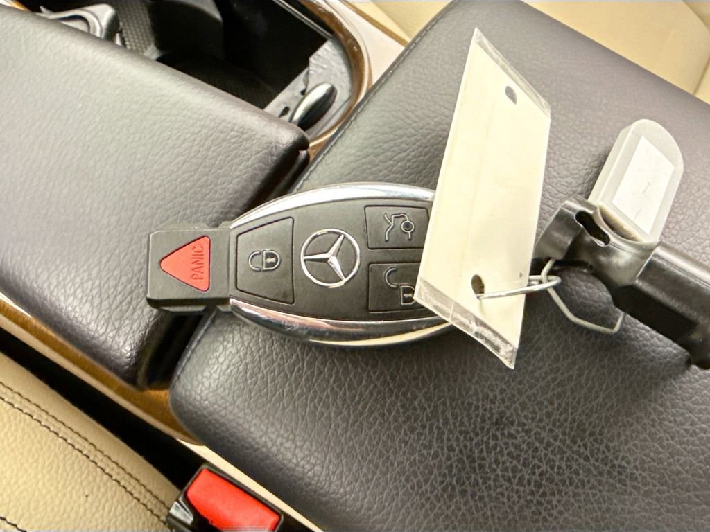 Used 2015 Mercedes-Benz SLK 250 image 17