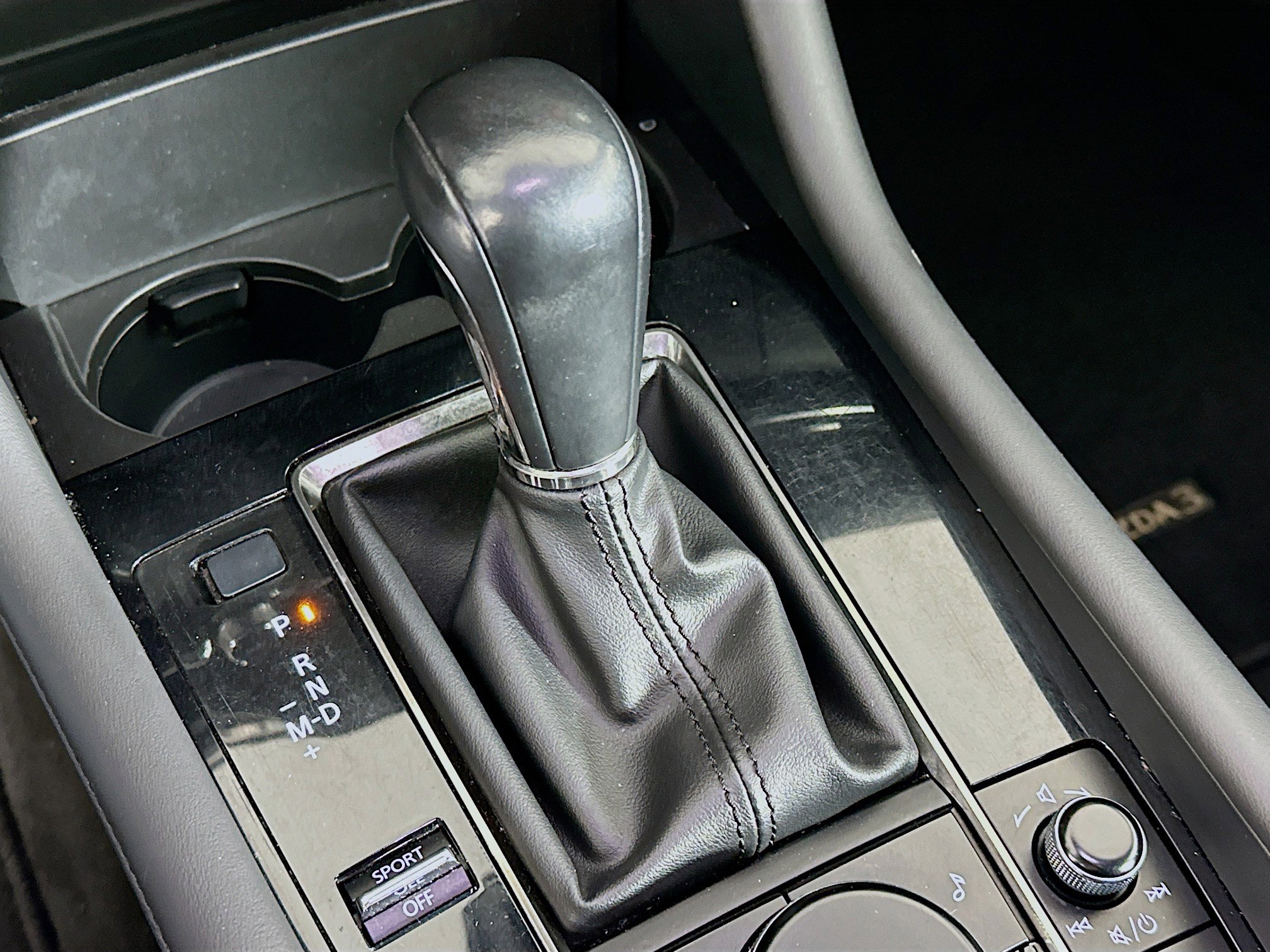 Used 2019 MAZDA MAZDA3 Hatchback image 24