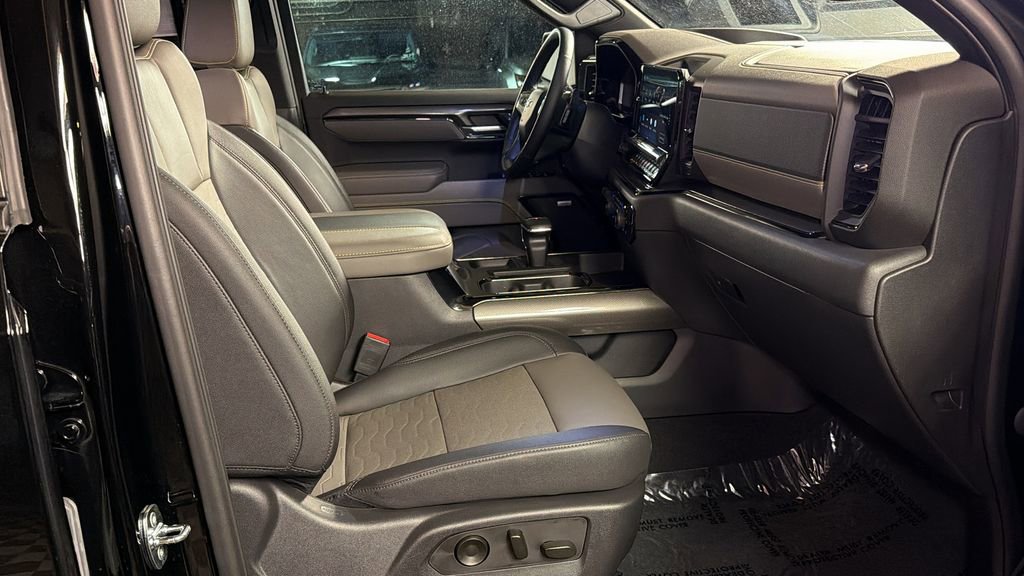 Used 2023 Chevrolet Silverado 1500 ZR2 w/ Technology Package image 10