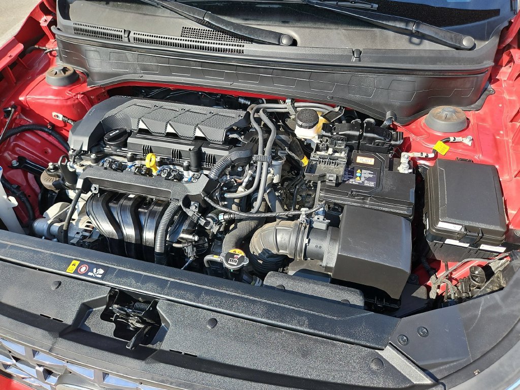 Used 2025 Hyundai Venue SEL FWD image 34