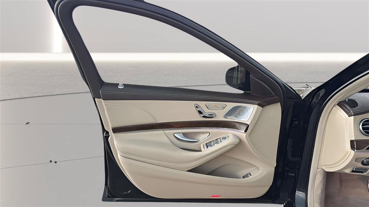 Used 2017 Mercedes-Benz S 550 Sedan image 21