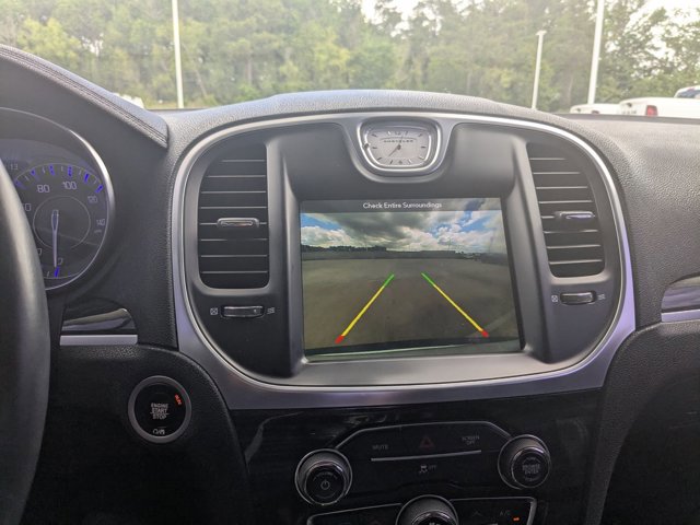 Used 2018 Chrysler 300 Touring L image 14