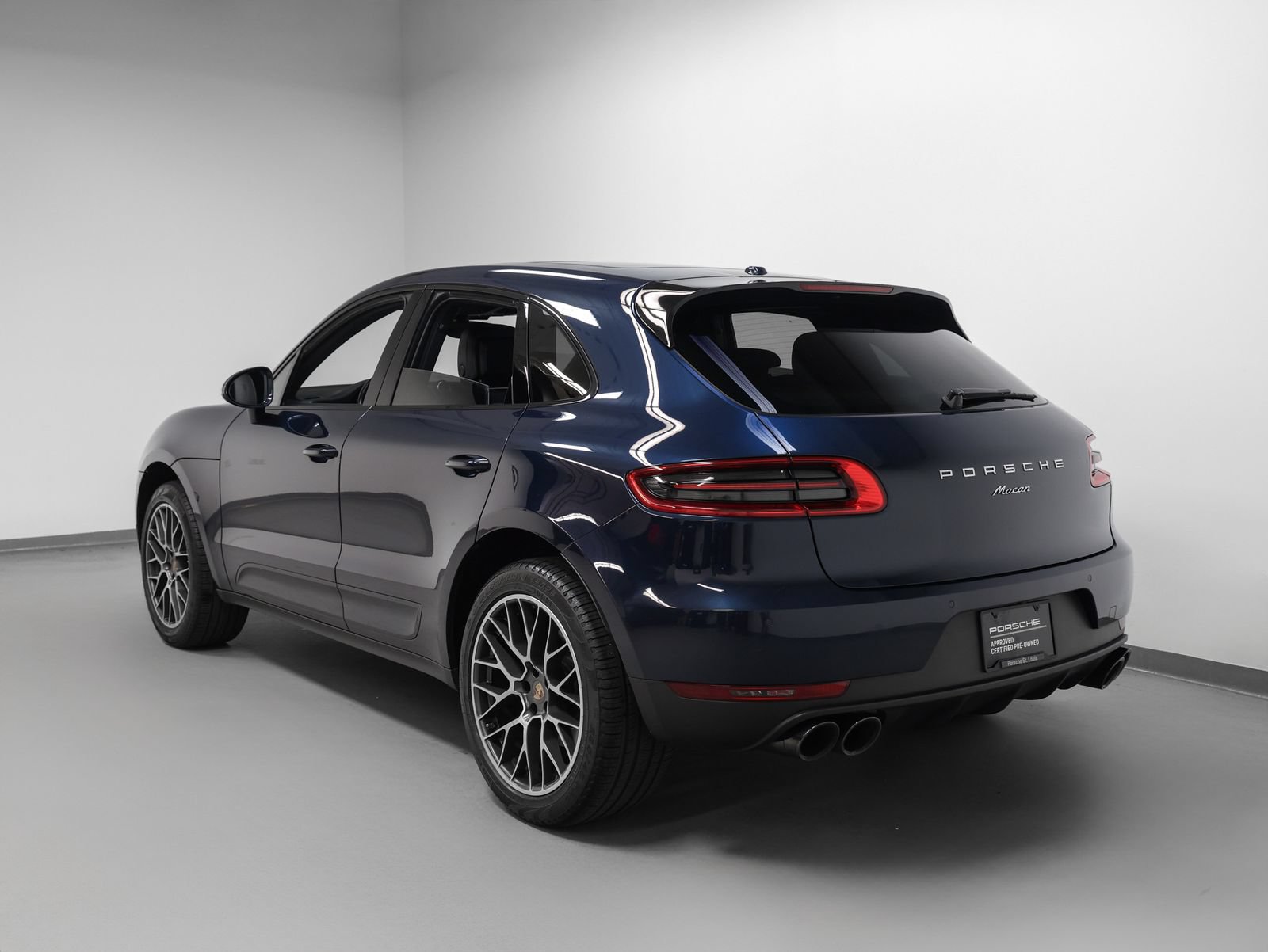 Certified 2018 Porsche Macan Sport Edition AWD/4WD image 3