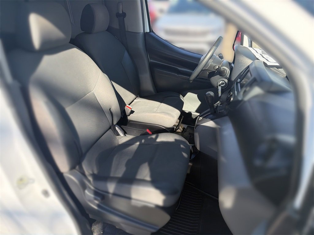 Used 2021 Nissan NV200 S image 23