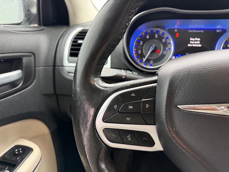 Used 2019 Chrysler 300 Touring w/ Chrome Appearance Package image 12