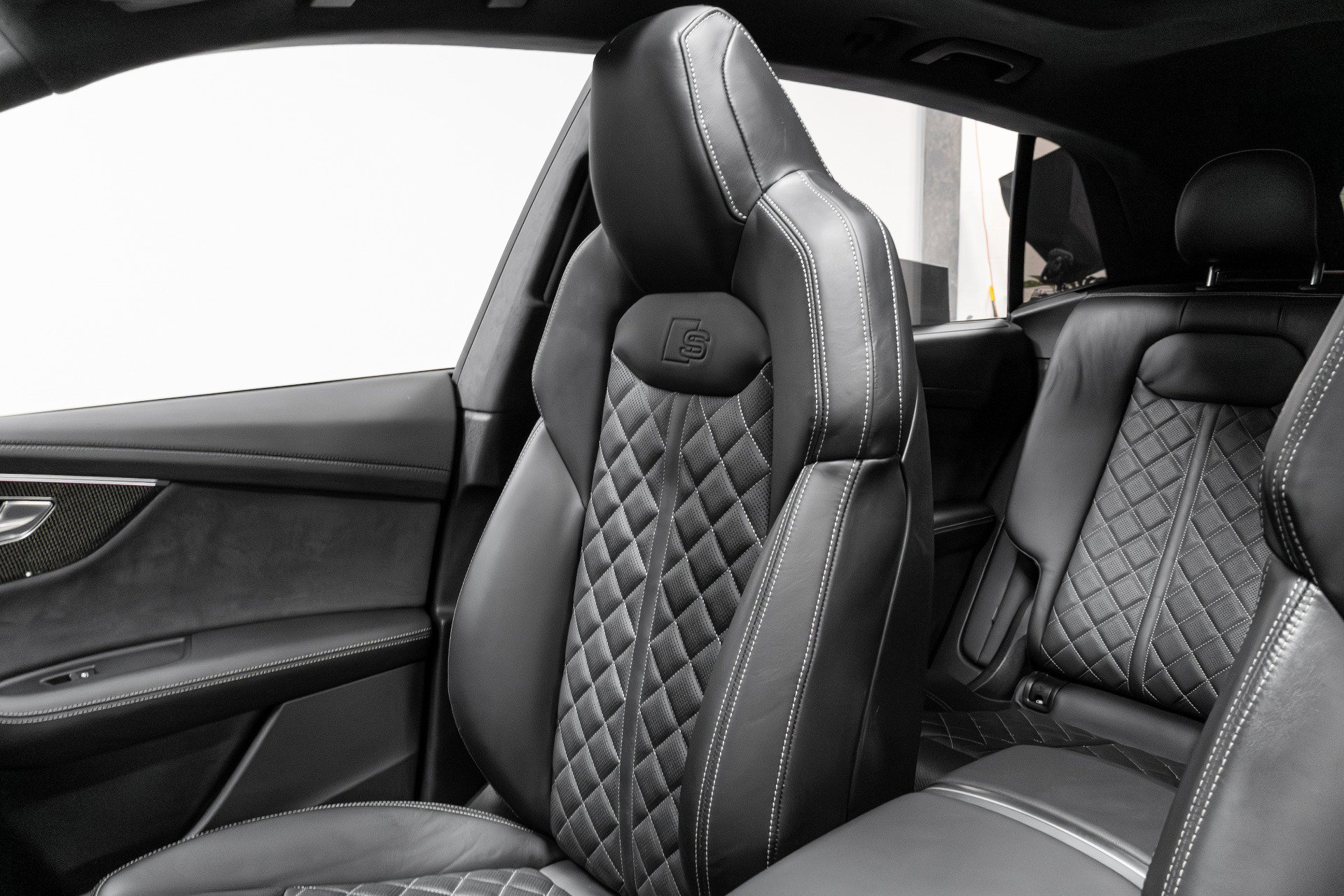 Used 2023 Audi SQ8 Prestige image 11