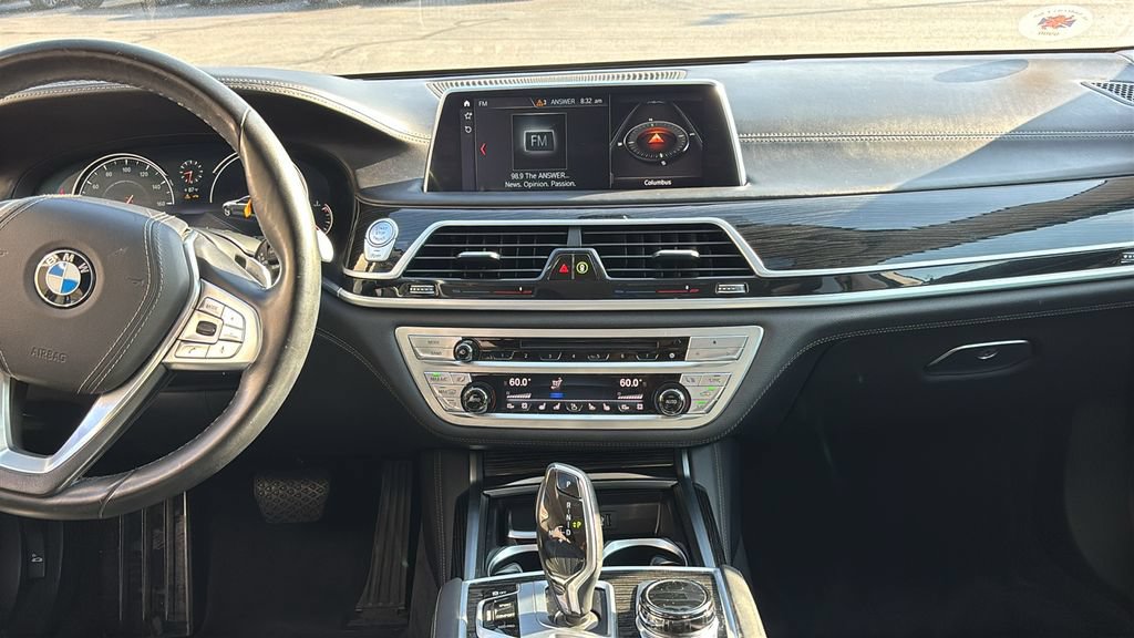 Used 2019 BMW 750i xDrive w/ Autobahn Package AWD/4WD image 6