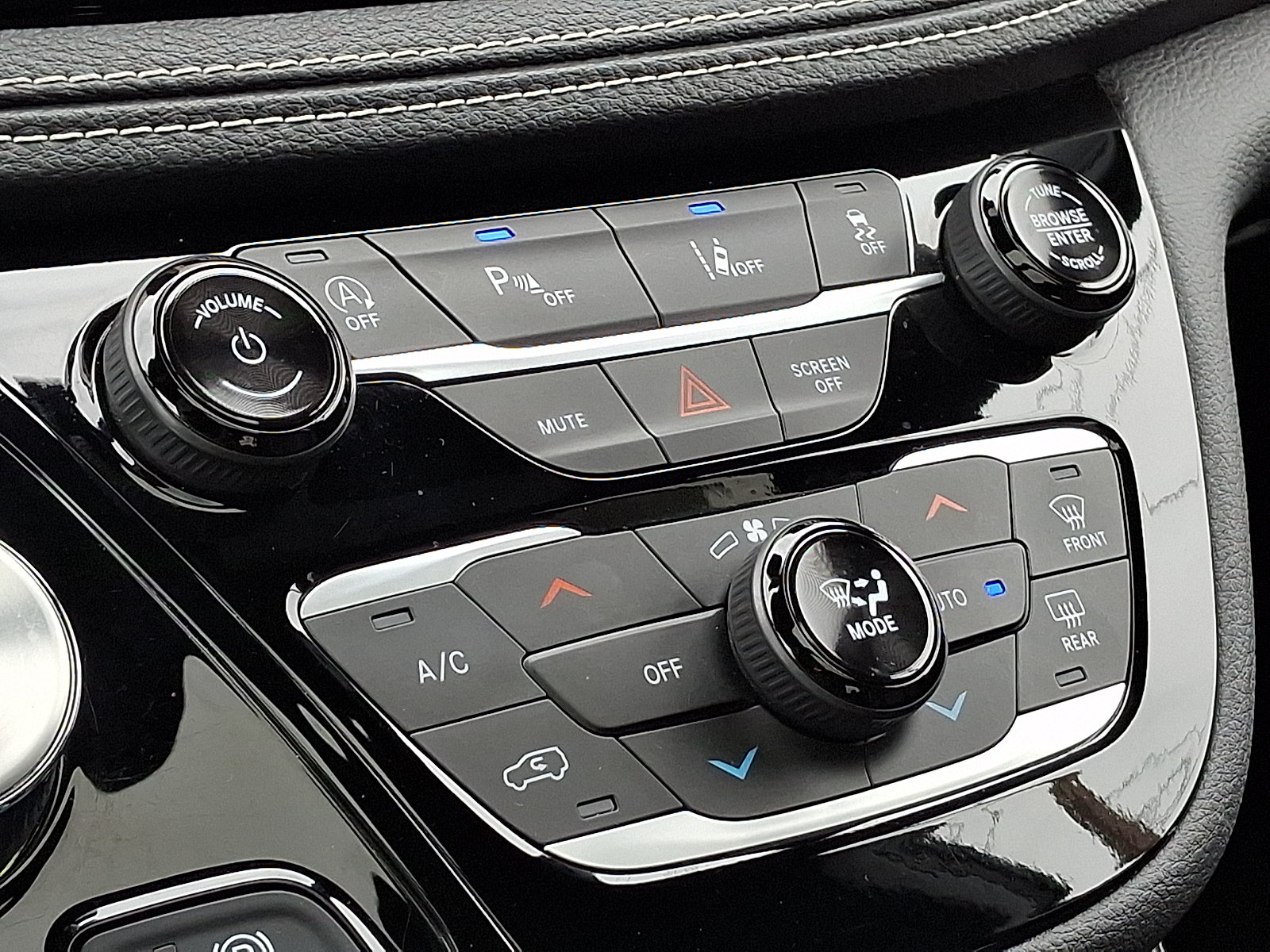 Used 2026 Chrysler Pacifica Limited w/ S Appearance Package FWD image 19