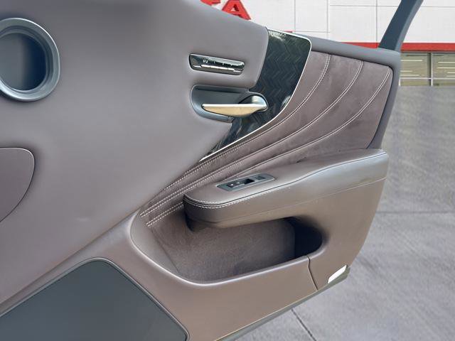 Used 2018 Lexus LS 500 w/ Interior Upgrade Package image 28