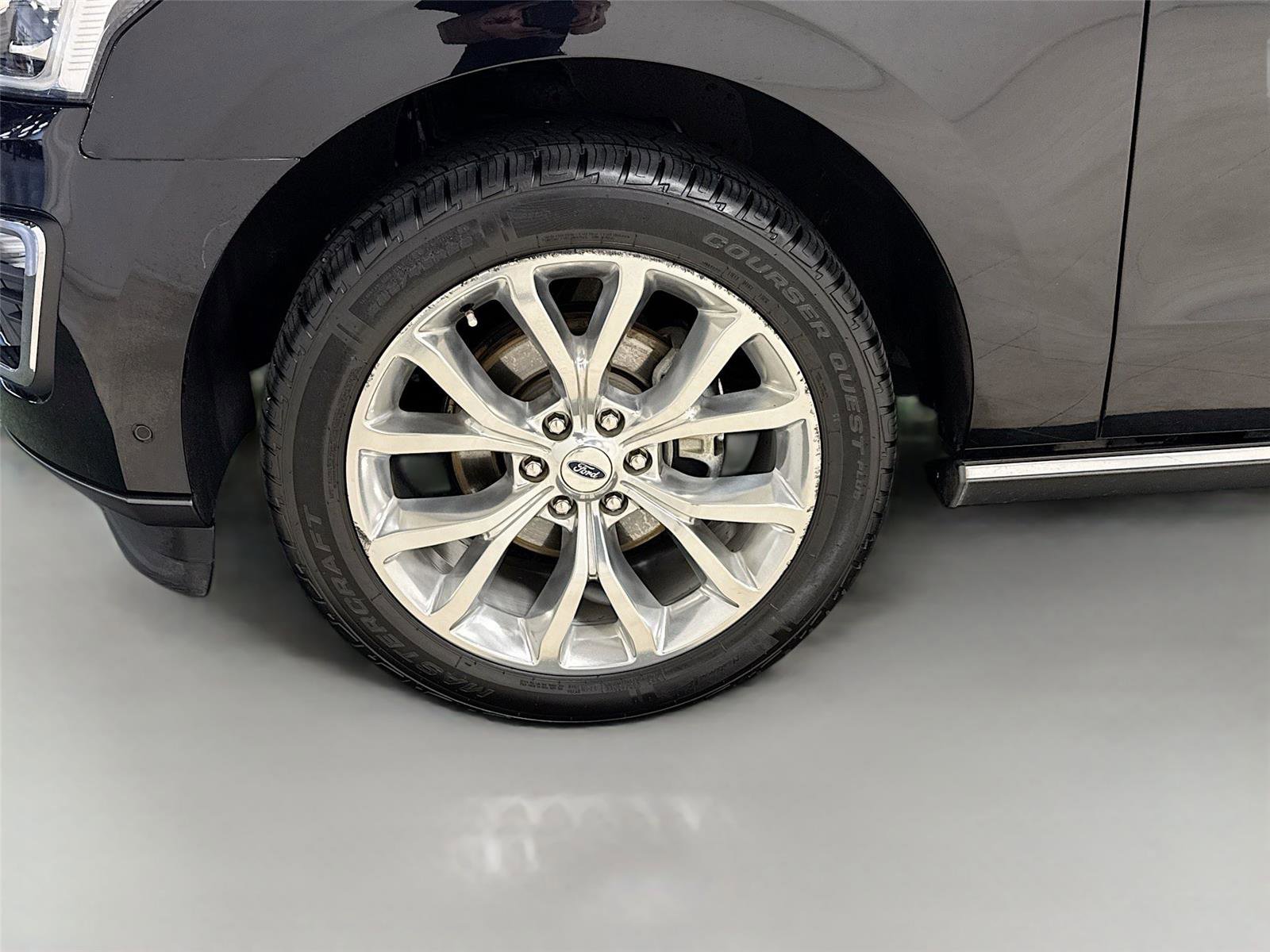 Used 2019 Ford Expedition Limited w/ Equipment Group 302A RWD image 33