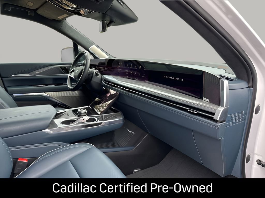 Certified 2025 Cadillac Escalade IQ Luxury 2 w/ LPO, Premium Carpet Package AWD/4WD image 13