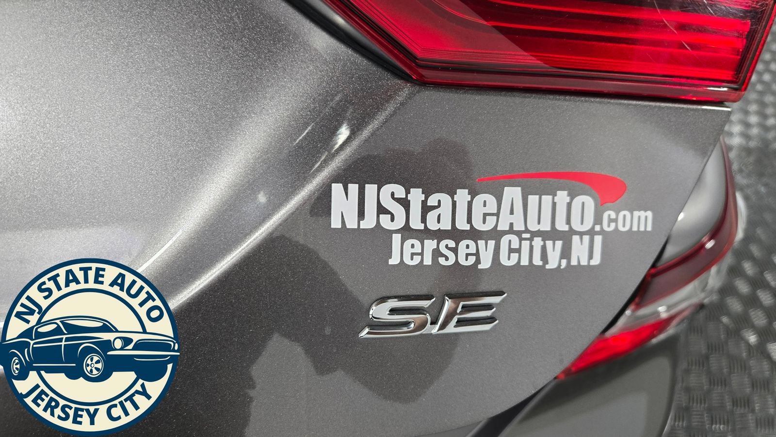 Used 2021 Toyota Camry SE FWD image 29