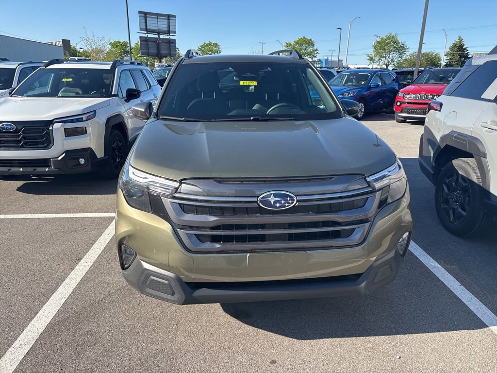 Used 2026 Subaru Forester Premium AWD/4WD image 2