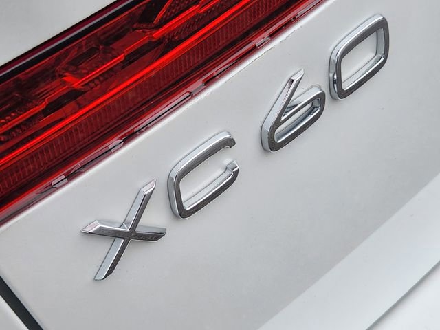 Certified 2025 Volvo XC60 B5 Plus AWD/4WD image 18