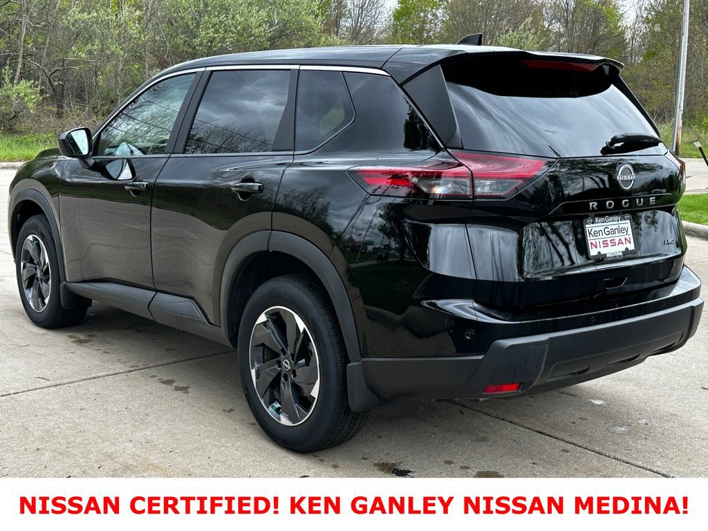 Certified 2026 Nissan Rogue SV AWD/4WD image 5