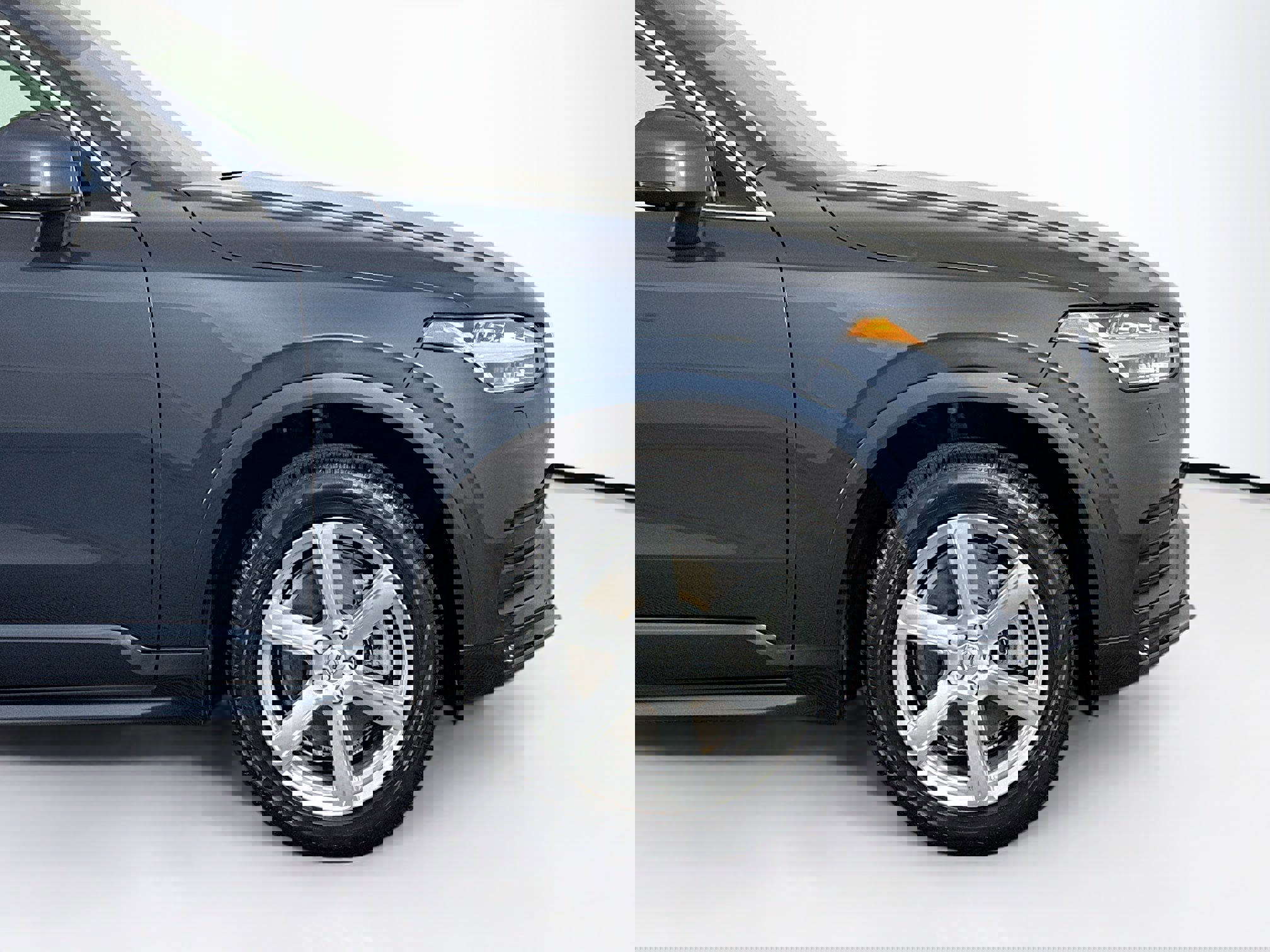 Used 2022 Volvo XC90 T5 Momentum image 48