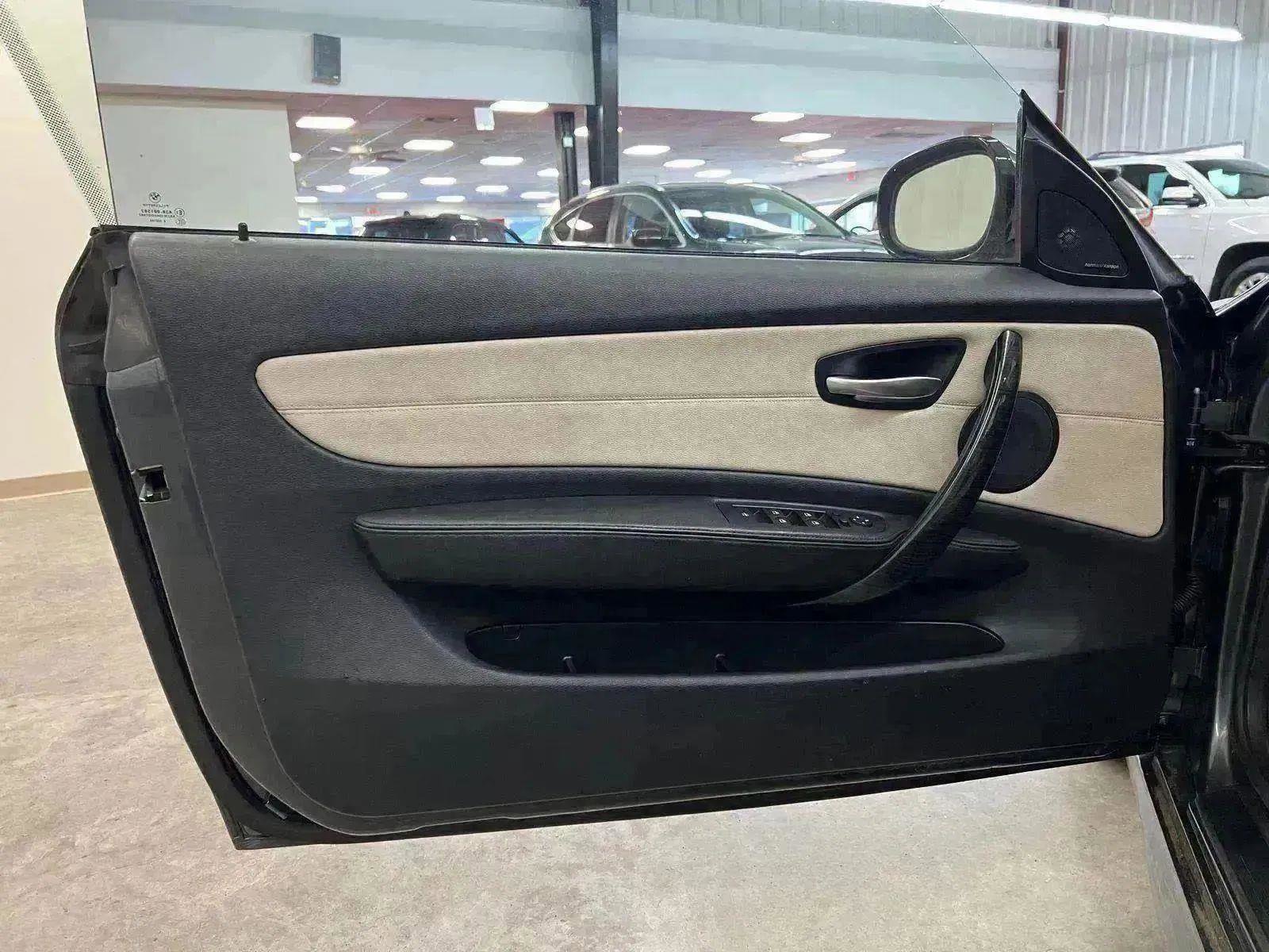 Used 2013 BMW 135i Convertible image 18