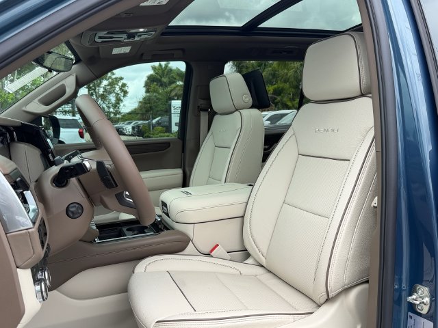 New 2027 GMC Yukon Denali w/ Denali Reserve Package AWD/4WD image 9