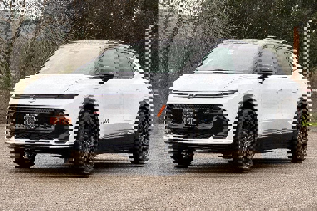 New 2026 Chevrolet Equinox EV RS image 8