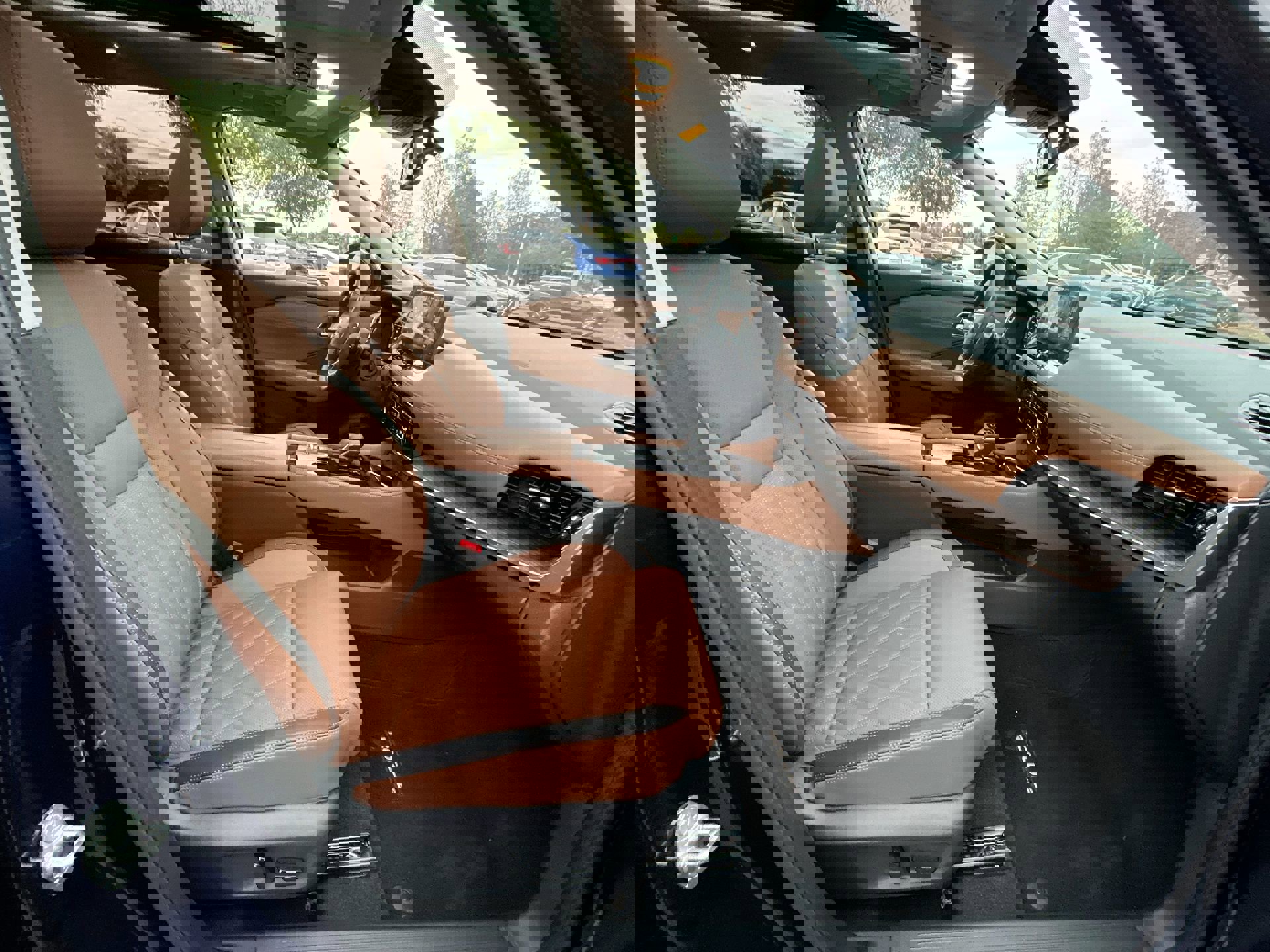 Used 2025 Nissan Rogue Platinum w/ Platinum Premium Package image 21