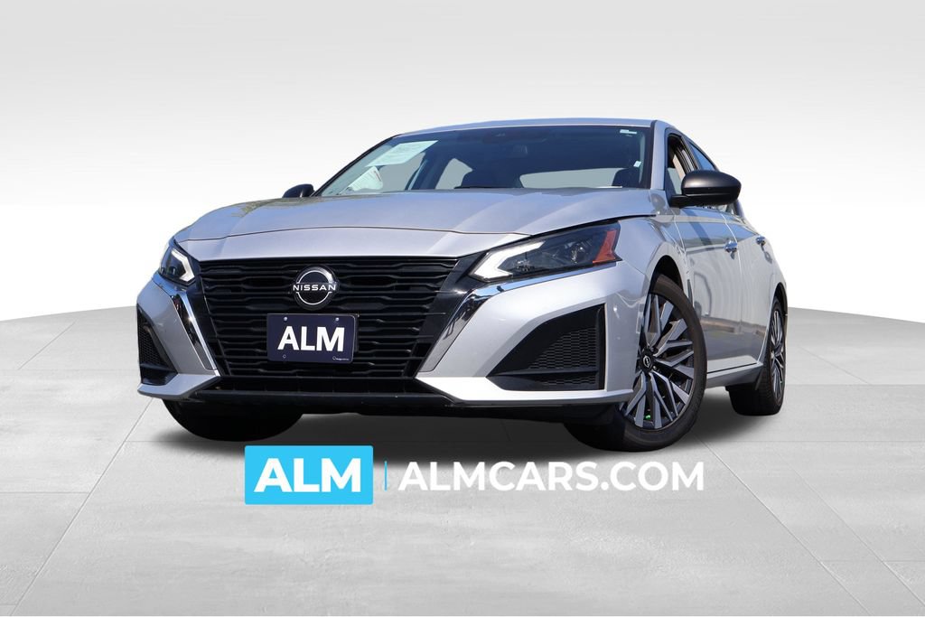 Used 2024 Nissan Altima 2.5 SV FWD image 1