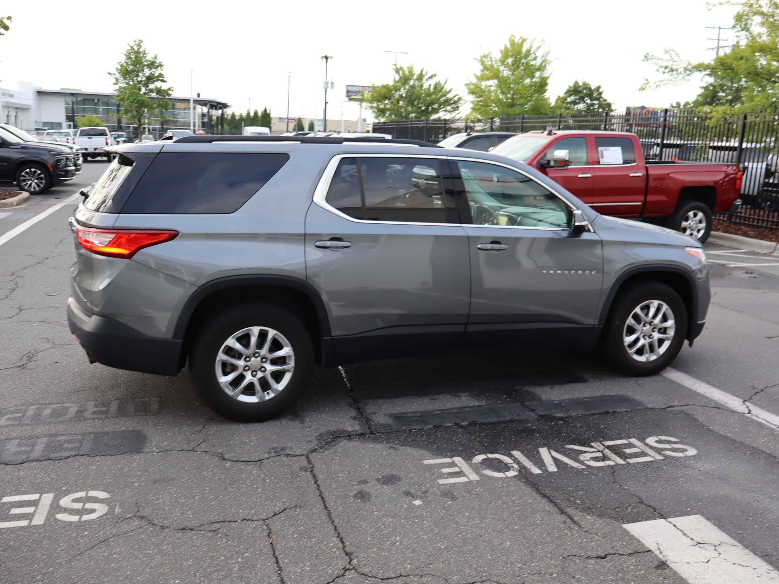 Used 2019 Chevrolet Traverse LT FWD image 22