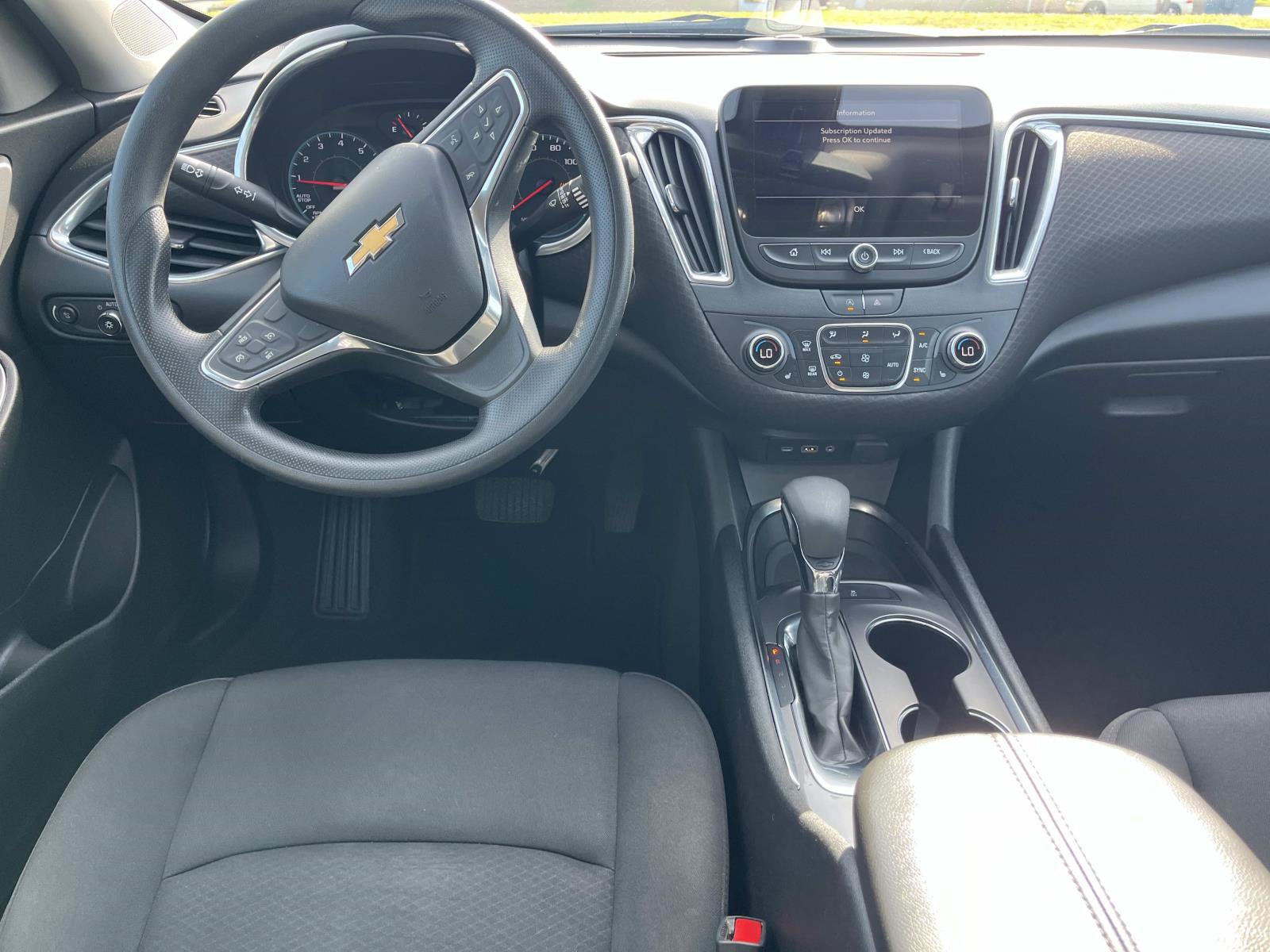 Used 2021 Chevrolet Malibu LT FWD image 12