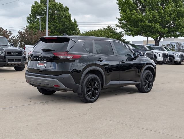 Used 2023 Nissan Rogue SV image 5