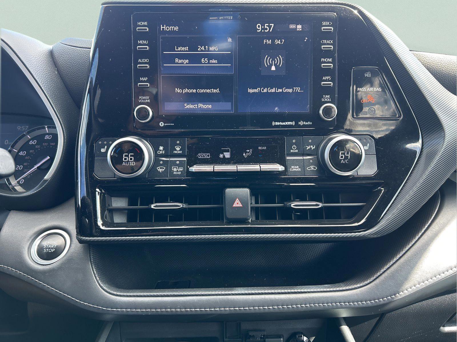 Used 2021 Toyota Highlander XSE FWD image 17