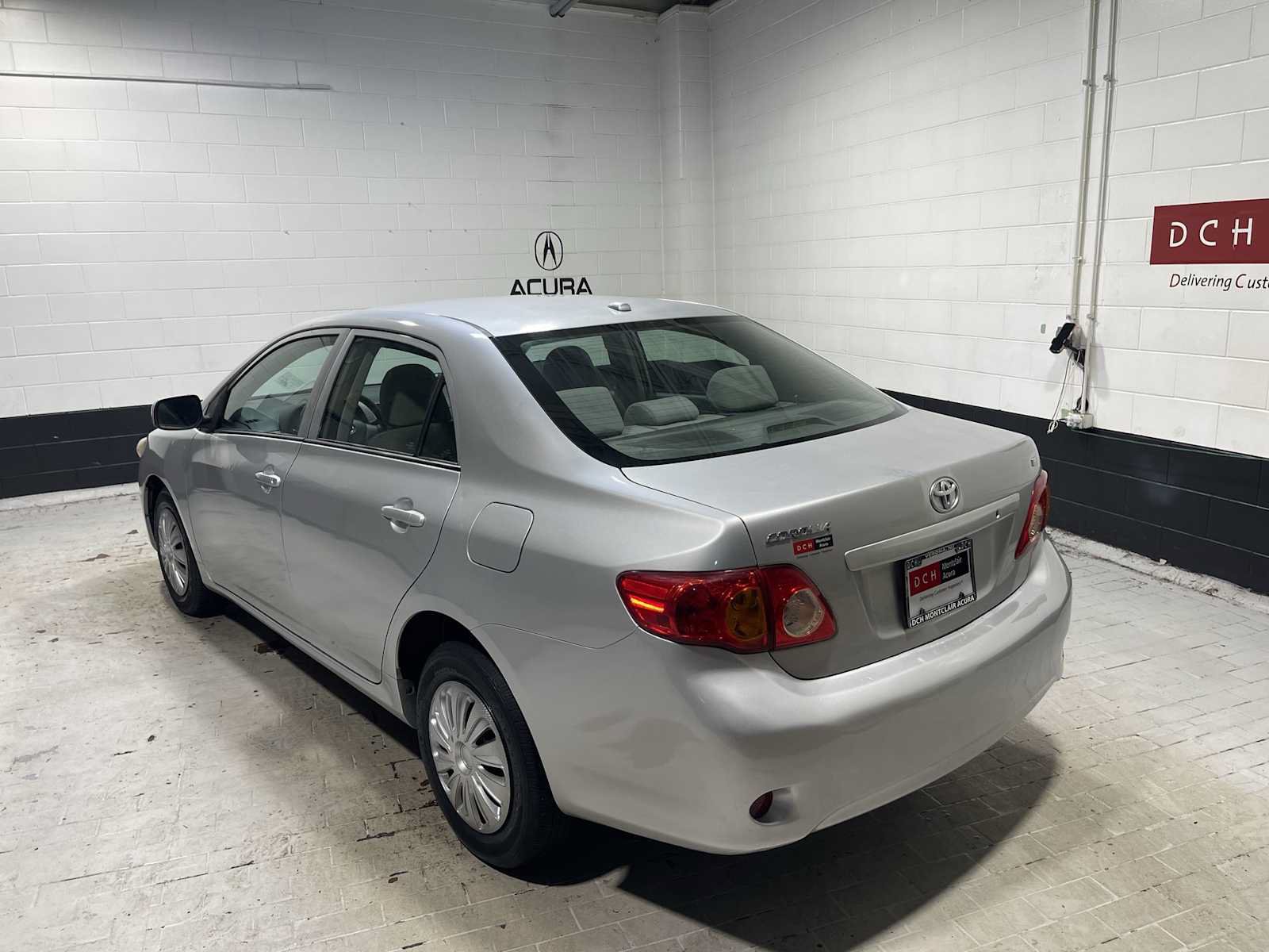 Used 2010 Toyota Corolla LE FWD image 4