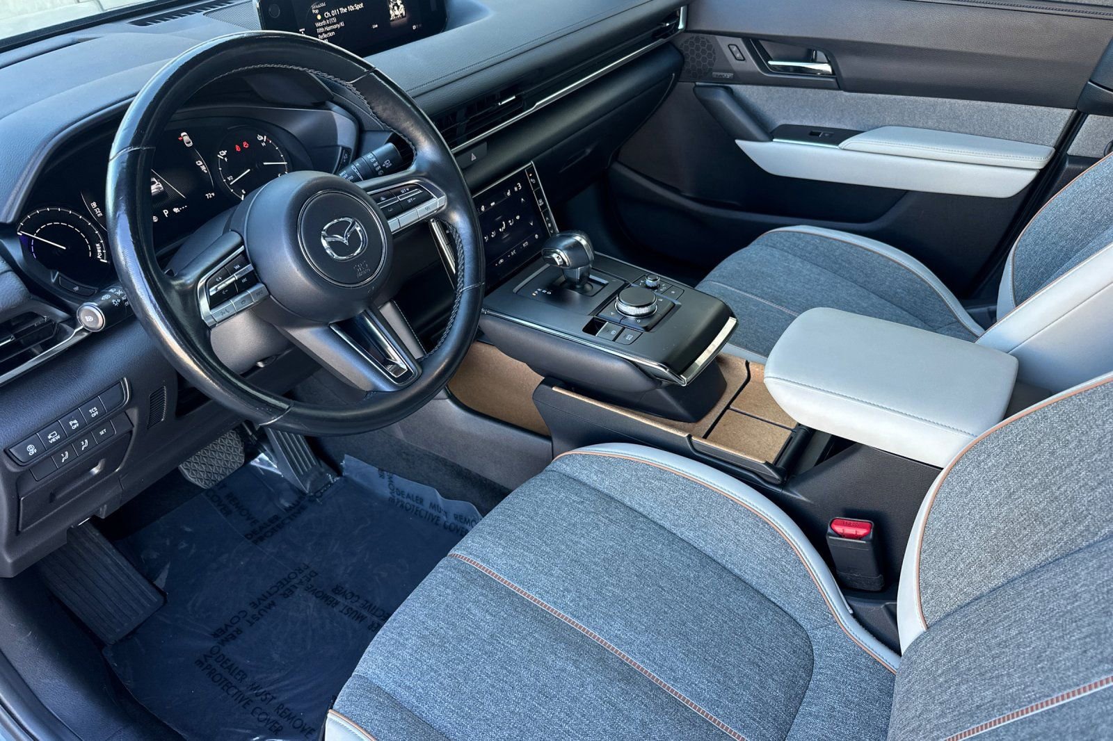 Used 2022 MAZDA MX-30 Electric w/ Premium Plus Pkg image 11