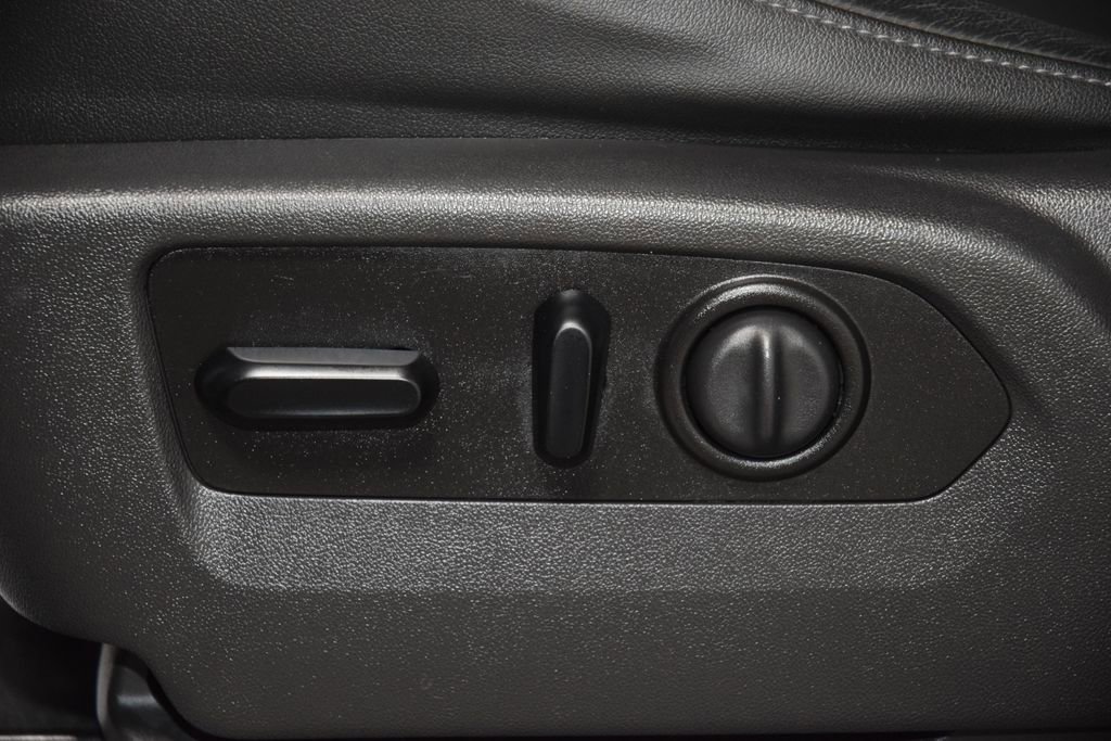 Used 2020 Chevrolet Silverado 1500 LT w/ All-Star Edition image 38