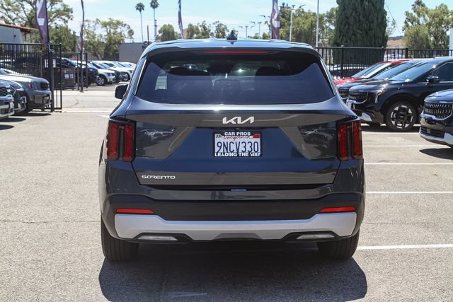 Certified 2024 Kia Sorento LX FWD image 9