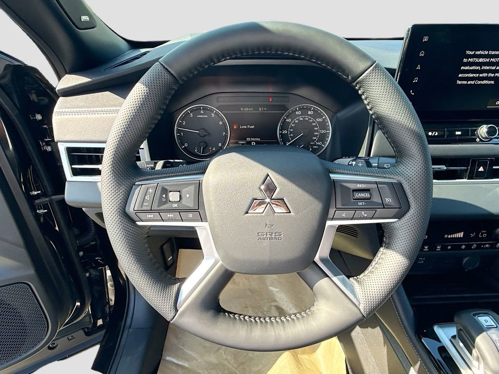 New 2026 Mitsubishi Outlander LE FWD image 11