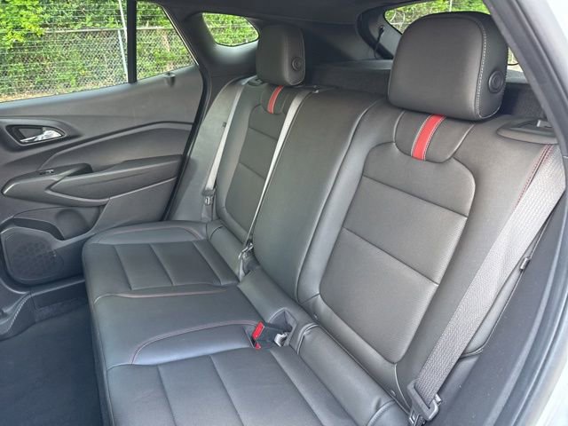 Used 2025 Chevrolet Trax RS w/ Sunroof Package FWD image 22