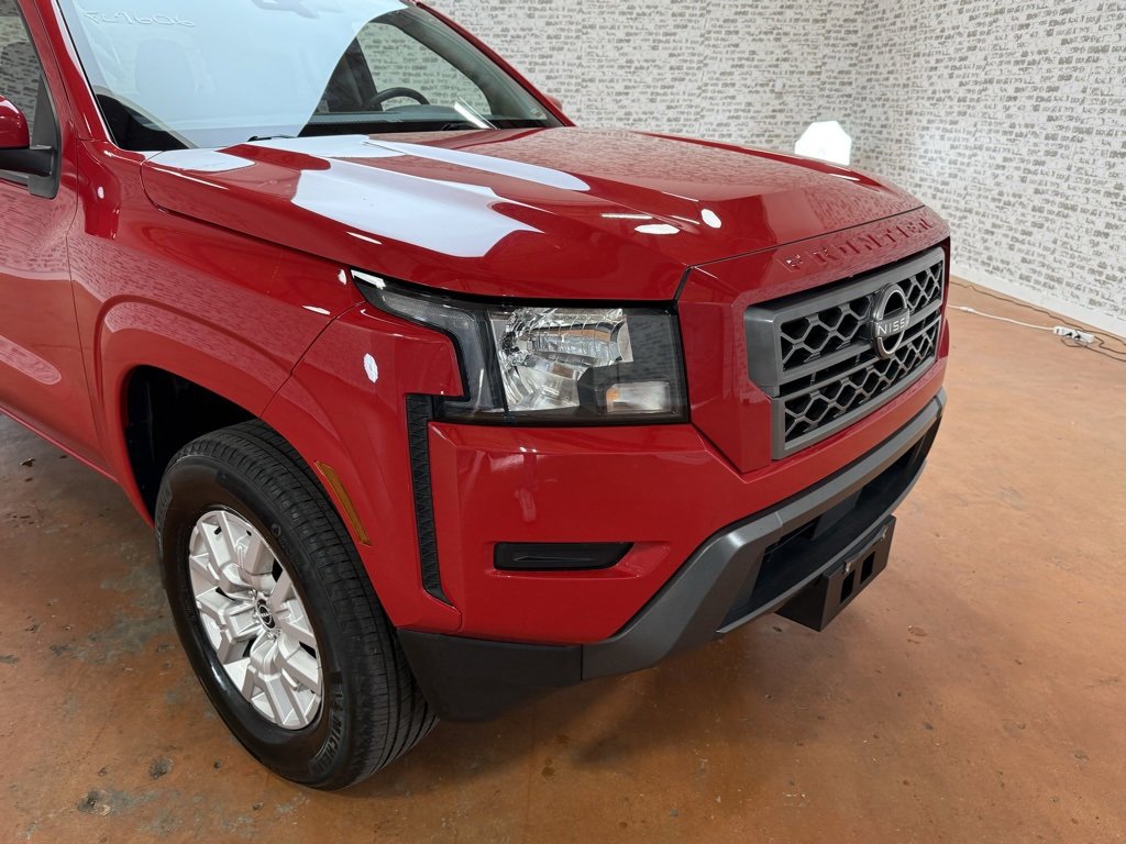 Used 2023 Nissan Frontier SV image 11