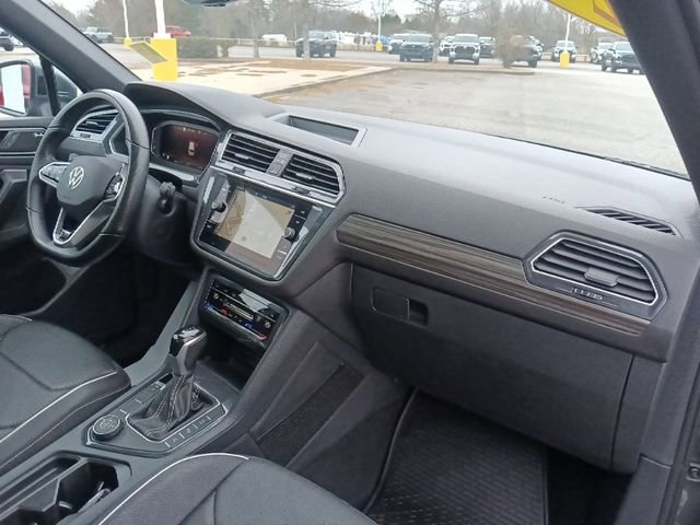 Used 2023 Volkswagen Tiguan SEL R-Line AWD/4WD image 33